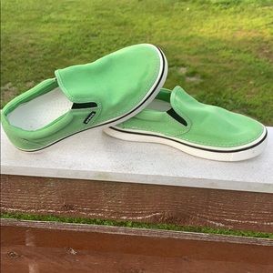 Green Crocs M6/W8 EUC worn twice